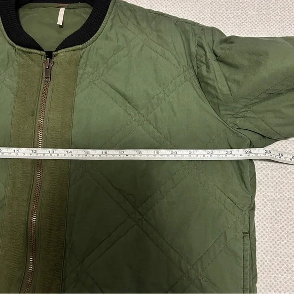 ✅sold ✅FREE PEOPLE Quilted Aviator Jacket size XS - Picture 5 of 8